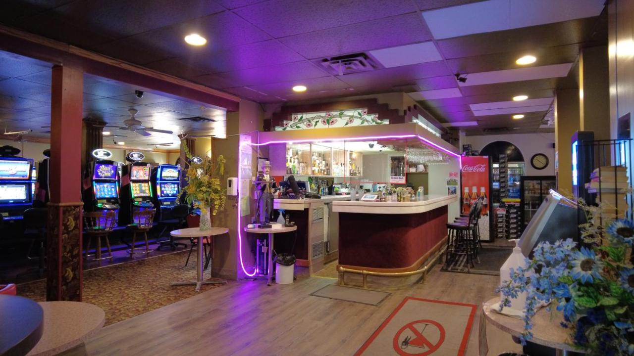 Sundre Motor Inn Экстерьер фото
