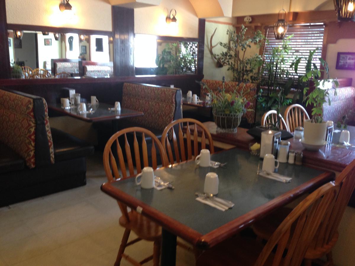 Sundre Motor Inn Экстерьер фото