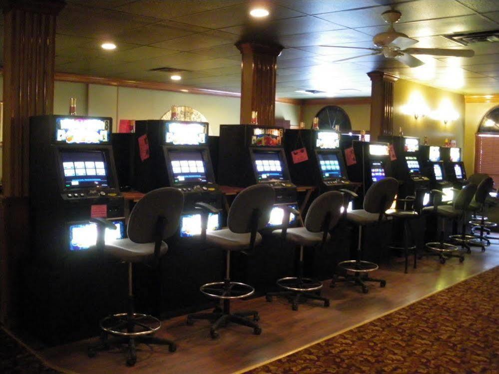 Sundre Motor Inn Экстерьер фото